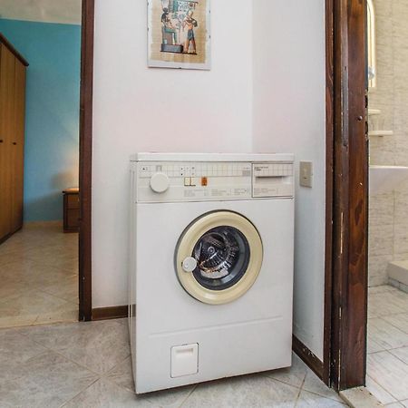 2 Bedroom Beautiful Apartment In Savudrija Exterior foto