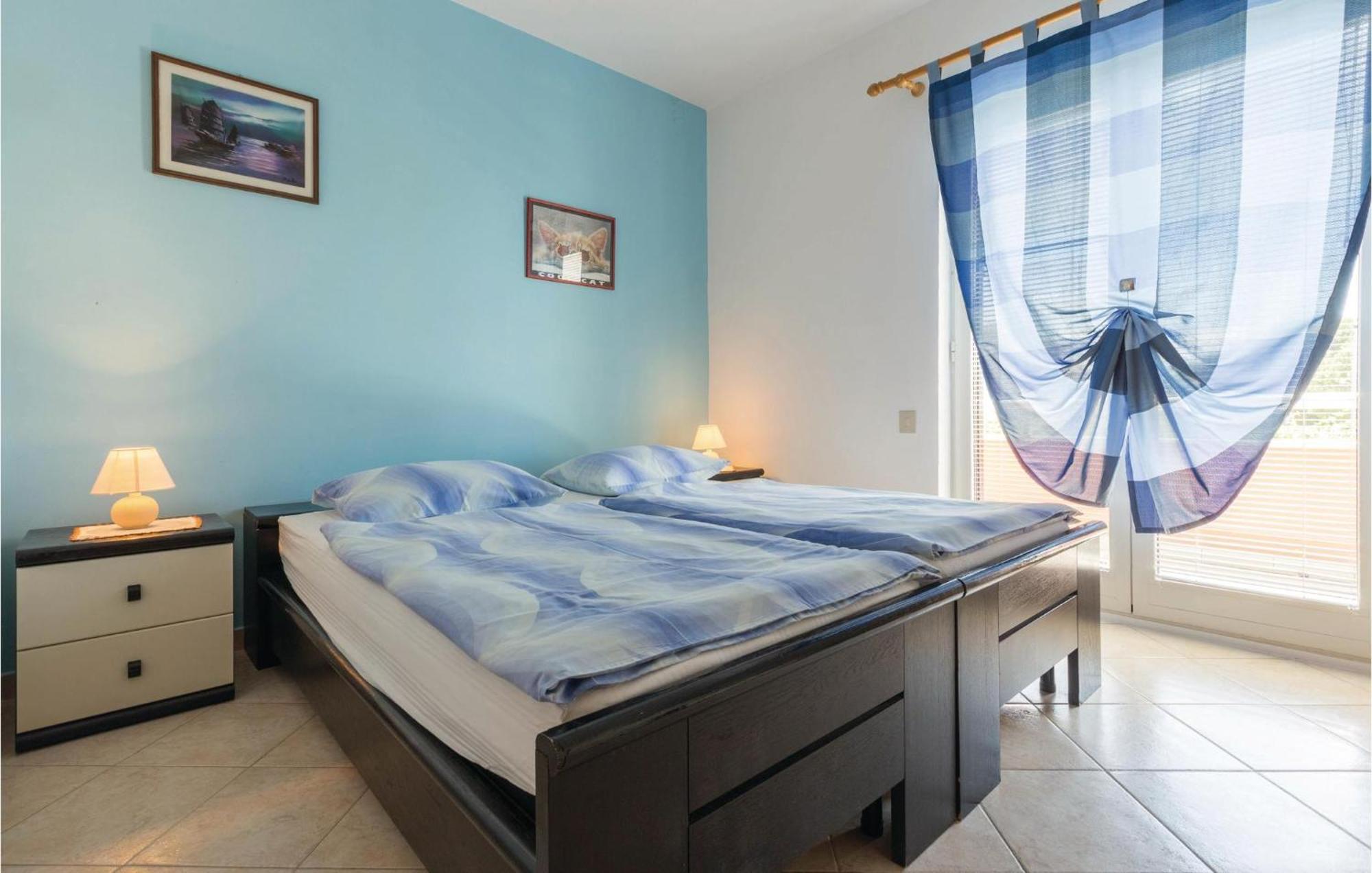 2 Bedroom Beautiful Apartment In Savudrija Exterior foto
